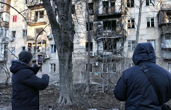 Russland und die Ukraine greifen sich immer wieder mit Drohnen an. In Odessa ist in der Nacht zum Mittwoch ein Wohnhaus in Brand geraten.<span class='image-autor'>Foto: dpa</span>