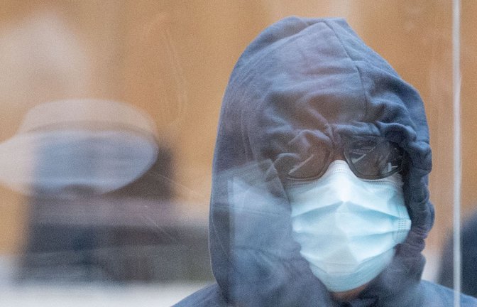 Sich anbiedernder Polizeispitzel Paul-Ludwig U. zum Prozessauftakt gegen die rechtsterroristische Gruppe S.: Märchenerzähler und Kronzeuge.<span class='image-autor'>Foto: dpa</span>