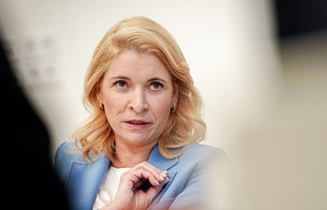 Nach Angaben von Bahn-Chefin Evelyn Palla ist die Ursache der Störung noch nicht bekannt.<span class='image-autor'>Foto: Kay Nietfeld/dpa/Kay Nietfeld</span>