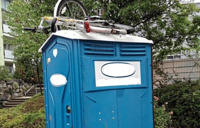 „Da hat wohl einer sein Schloss vergessen und ist der Meinung, so ist das Fahrrad diebstahlgeschützt“, schreibt unser Leser Friedbert Rößler zu seinem in Vaihingen entstandenen Schnappschuss.