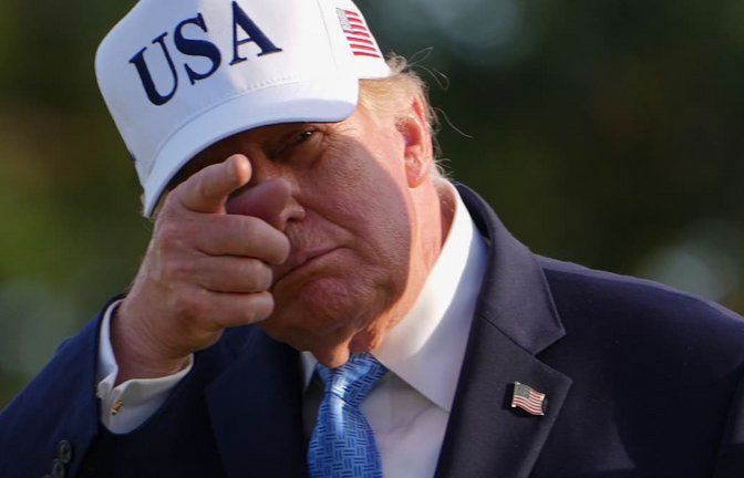 Wenige Wochen vor den Zwischenwahlen in den USA haben mehrere von der Regierung finanzierte Videos mit Botschaften von Präsident Donald Trump für Aufregung gesorgt (Archivfoto).<span class='image-autor'>Julia Demaree Nikhinson/AP/dpa</span>