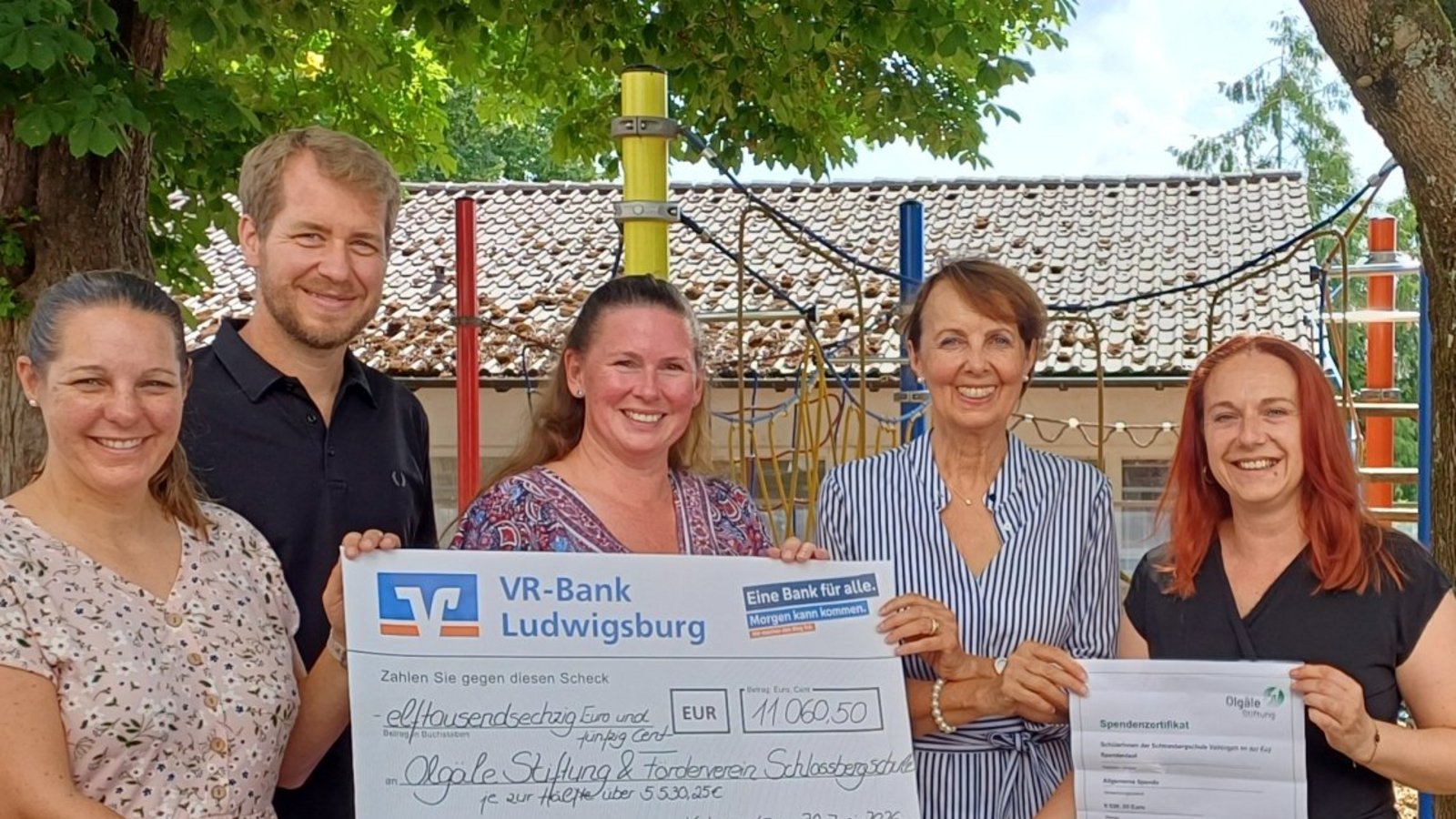 Freude bei der Spendenübergabe (von links): Kerstin Franke, Jürgen Joos, Miryam Grözinger, Susanne Dieterich und Mandy Greindl. Foto: Rücker