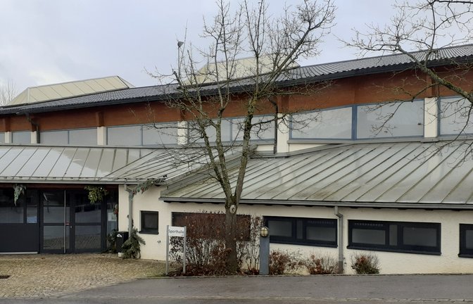 Bis Mitte August sollen die Bauarbeiten an der Oberriexinger Sporthalle abgeschlossen sein. <span class='image-autor'>Foto: Archiv/Glemser</span>