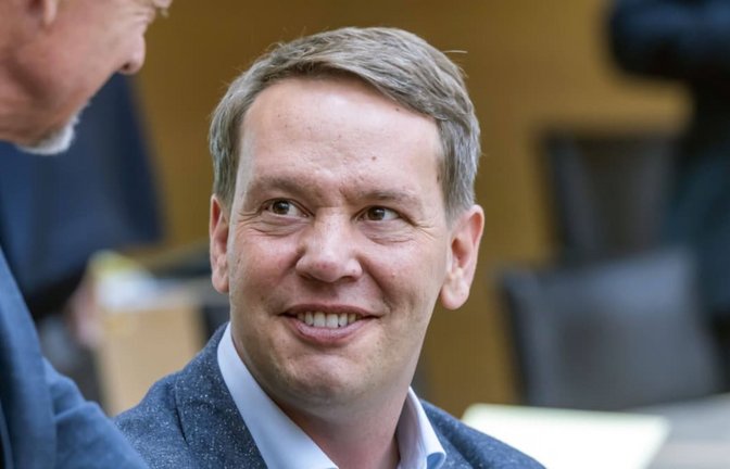 Der grüne Sozialminister Oliver Hildenbrand hat einen prestigeträchtigen Arbeitsbereich hinzugewonnen.<span class='image-autor'>www.imago-images.de</span>