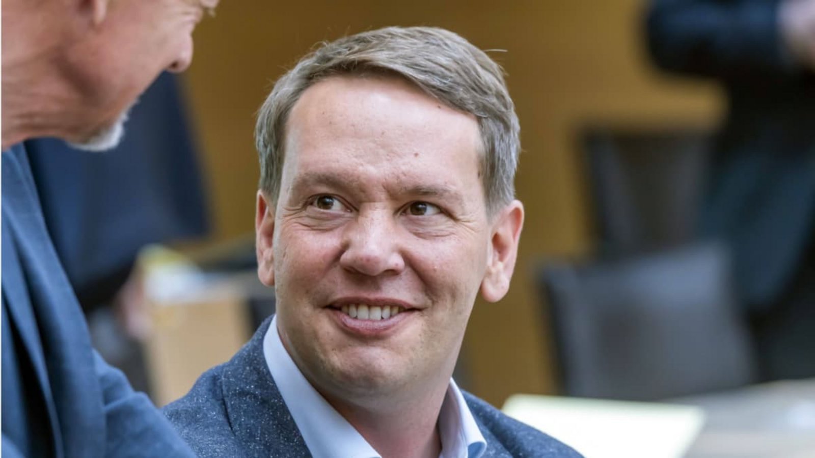 Der grüne Sozialminister Oliver Hildenbrand hat einen prestigeträchtigen Arbeitsbereich hinzugewonnen.www.imago-images.de Der grüne Sozialminister Oliver Hildenbrand hat einen prestigeträchtigen Arbeitsbereich hinzugewonnen.www.imago-images.de