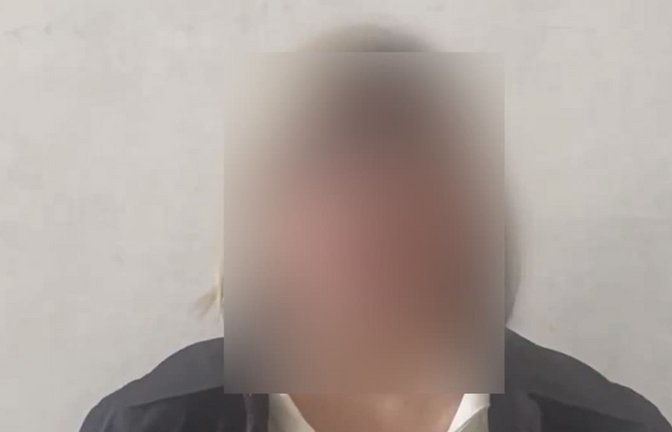 Im Video des russischen Geheimdienstes wird das mutmaßliche Geständnis der Deutschen verbreitet. Unsere Redaktion hat das Bild zusätzlich verfremdet.<span class='image-autor'>FSB-Pressestelle</span>