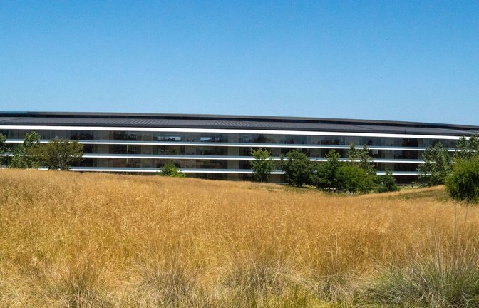 Im weiträumigen Innengelände der ringförmigen Zentrale ist Platz für eine Bühne. (Archivbild)<span class='image-autor'>Foto: Andrej Sokolow/dpa</span>