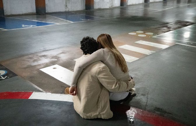 Menschen in Tel Aviv suchen Schutz bei Luftalarm. (Archivbild)<span class='image-autor'>Foto: Chen Junqing/XinHua/dpa</span>