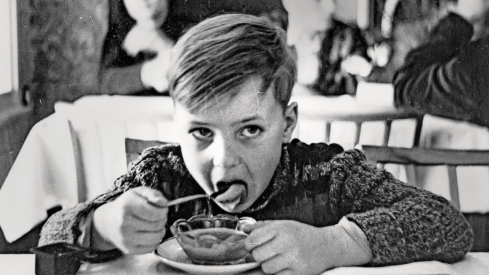 Aufessen war die oberste Maxime während einer Kinderkur. Viel an Verantwortlichkeiten ist bei den ehemaligen Trägern der ehemaligen Kinderverschickungsheime noch aufzuarbeiten.Foto: dpa/Christoph Sandig