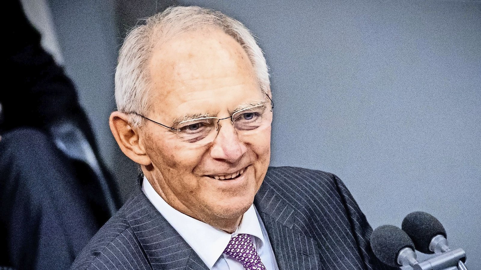 Einen seiner wichtigsten Sätze sagte Schäuble 2019 vor Schülern im schwäbischen Schorndorf: „Das ist das Schöne an der Demokratie: Wir müssen nicht resignieren, wir können immer etwas ändern.“Foto: dpa/Michael Kappeler Einen seiner wichtigsten Sätze sagte Schäuble 2019 vor Schülern im schwäbischen Schorndorf: „Das ist das Schöne an der Demokratie: Wir müssen nicht resignieren, wir können immer etwas ändern.“Foto: dpa/Michael Kappeler