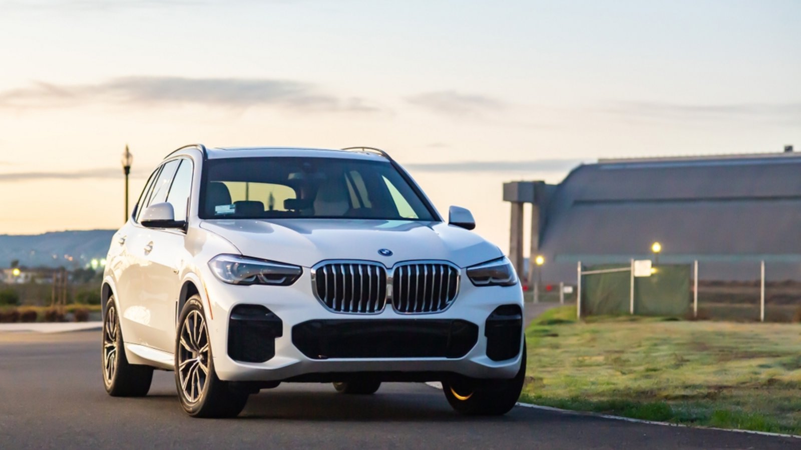 BMW ruft weltweit Hunderttausende Fahrzeuge zurück. Betroffen sind Modelle wie der X5, 3er und Z4. Grund ist ein Defekt im Starter, der Brandgefahr birgt. Alle Details hier.Quelle: Unbekannt