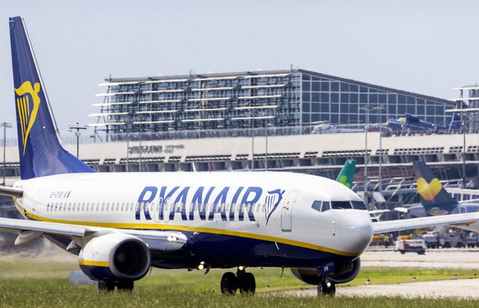 Gibt es bei den Boeing-737-Maschinen Probleme mit den Sauerstoffmasken? Das sollen nun Inspektionen herausfinden. (Symbolbild)<span class='image-autor'>Foto: imago images/Arnulf Hettrich</span>