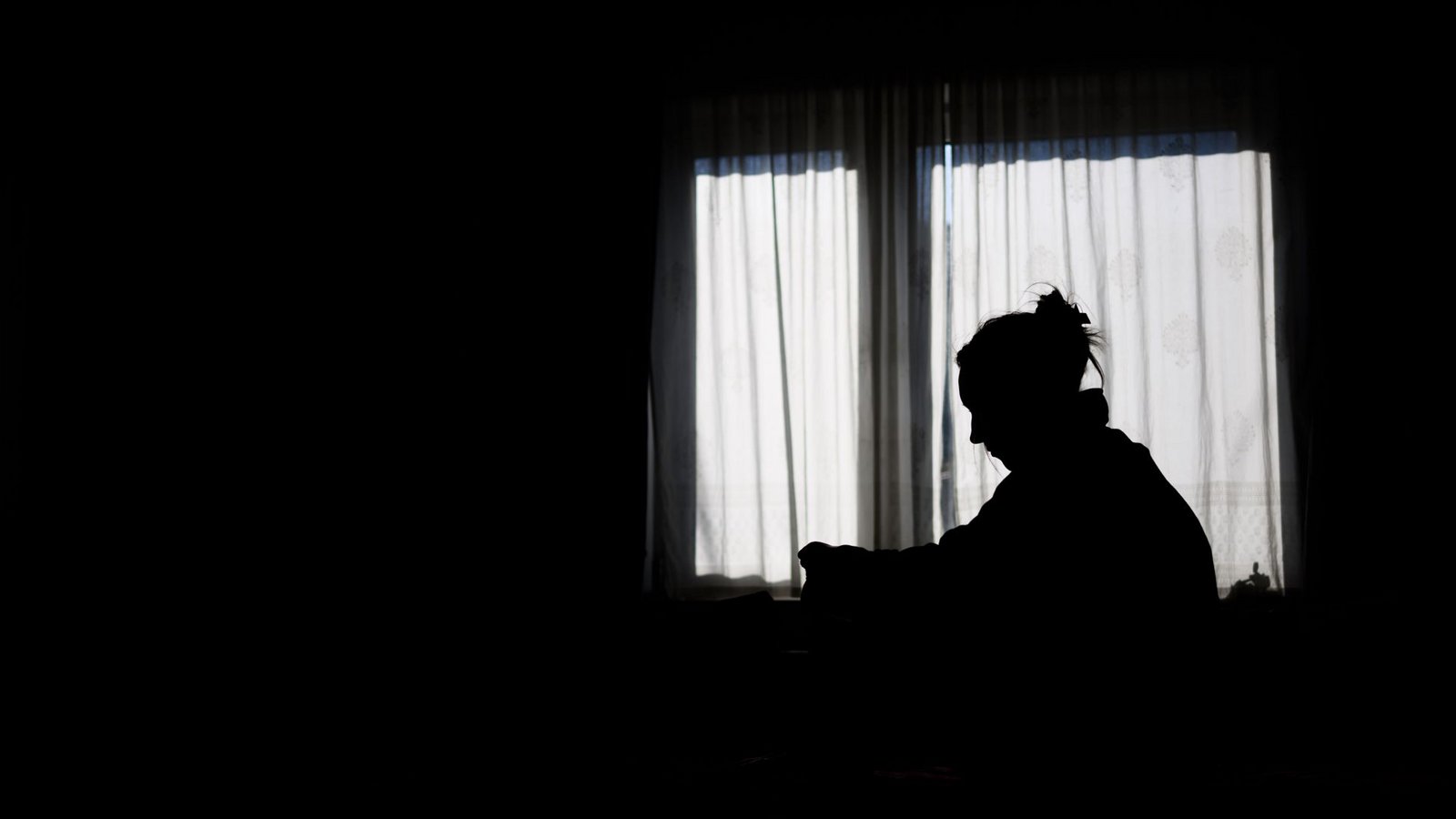 Wer die Auslöser für den eigenen Stress kennt, kann eher priorisieren, konkrete Pläne und Listen erstellen. Dies stärke langfristig auch das Gefühl von Selbstwirksamkeit und damit die Widerstandsfähigkeit.Foto: Julian Stratenschulte/dpa