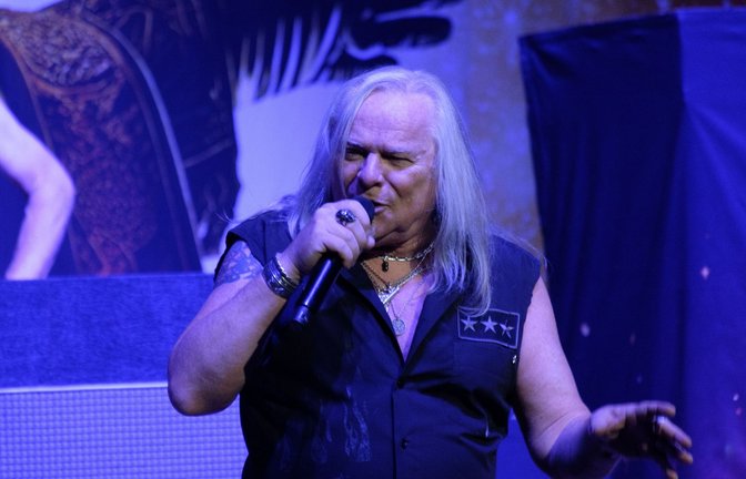 Bernie Shaw, 69 Jahre junger Sänger von Uriah Heep, ist gut bei Stimme. Er erreicht noch alle Höhen.<span class='image-autor'>Foto: Lichtgut/Philipp Malmann</span>