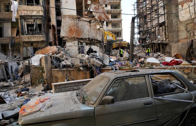 Israelische Luftangriffe hatten auch das Zentrum von Beirut zum Ziel. (Archivbild)<span class='image-autor'>Foto: Hussein Malla/AP/dpa</span>