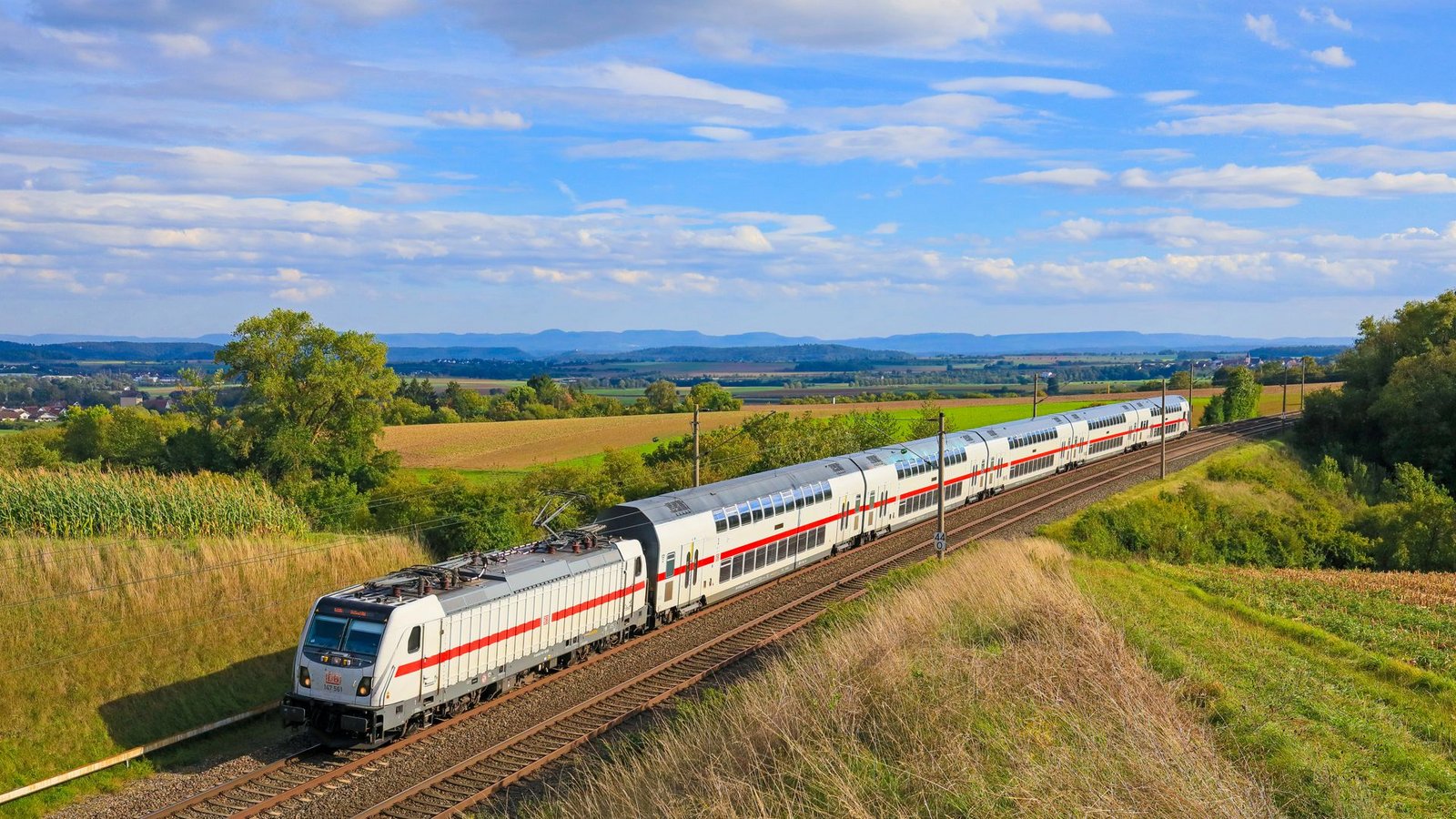 Ein Intercity der Variante „Twindexx“ auf der Gäubahn.Foto: Deutsche Bahn AG Ein Intercity der Variante „Twindexx“ auf der Gäubahn.Foto: Deutsche Bahn AG