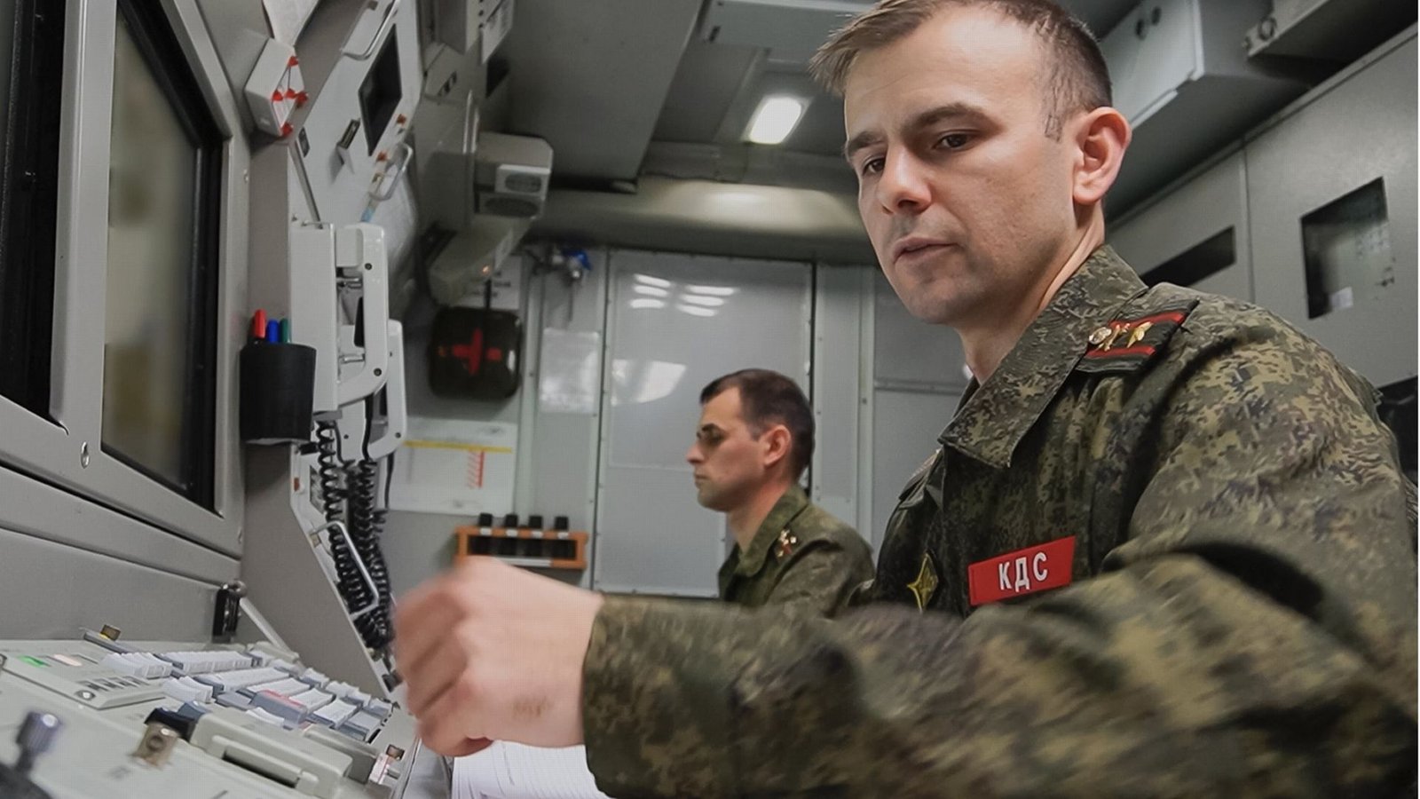 Inmitten des gespannten Verhältnisses zum Westen hat Russland nach Worten von Präsident Putin ein weiteres Manöver seiner strategischen Atomwaffen begonnen.Foto: Uncredited/Russian Defense Ministry Press via AP/dpa Inmitten des gespannten Verhältnisses zum Westen hat Russland nach Worten von Präsident Putin ein weiteres Manöver seiner strategischen Atomwaffen begonnen.Foto: Uncredited/Russian Defense Ministry Press via AP/dpa
