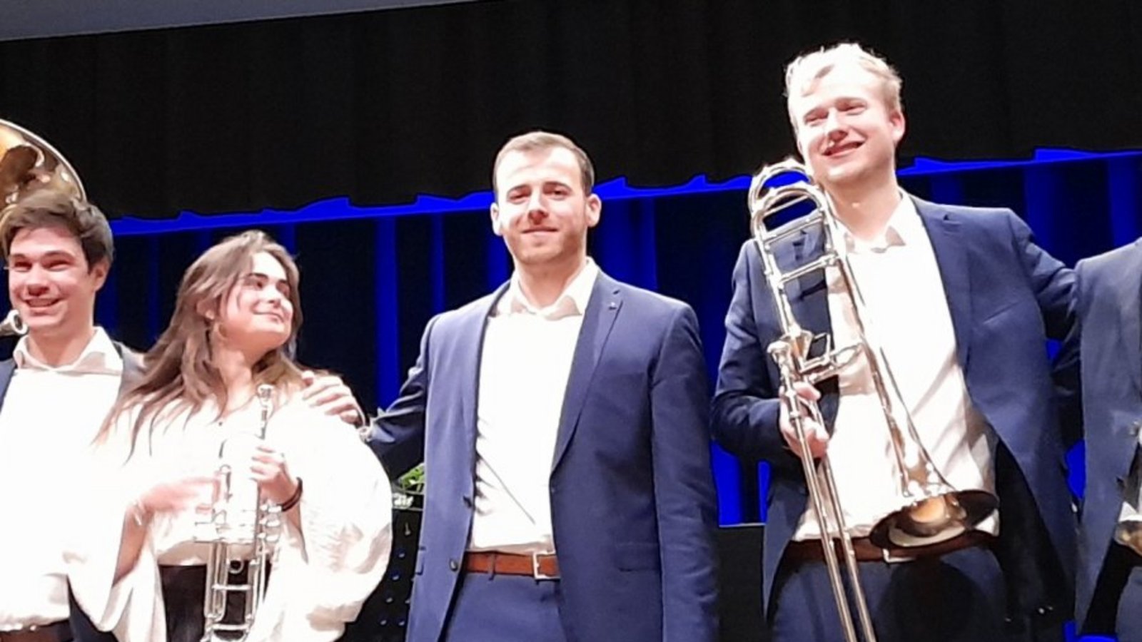 Die Karidions freuen sich über den berauschenden Beifall des begeisterten Publikums. Foto: Filitz