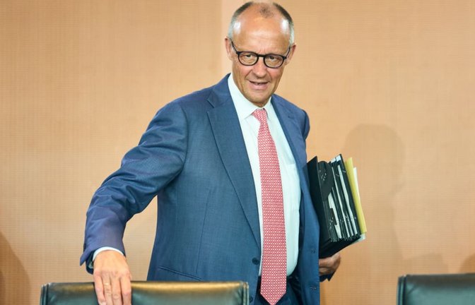 Der oberste Manager der Republik? Bundeskanzler Friedrich Merz (CDU) kommt zu einer Sitzung des Kabinetts.<span class='image-autor'>Michael Kappeler/dpa</span>