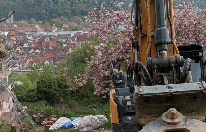 Immer wieder rollen Bagger an, um stadtbildprägende Häuser in Esslingen abzureißen&nbsp;– das kritisiert eine Bürgerinitiative.<span class='image-autor'>privat</span>