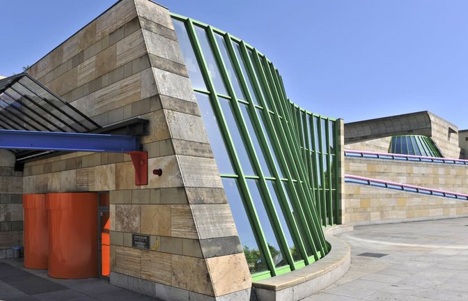 Architekturjuwel: Stirlingbau der Staatsgalerie Stuttgart. 1984 als Neue Staatsgalerie eröffnet, soll er von 2027 an generalsaniert werden. Wie das geht? Wir fragen nach - am 4. November in unserer Veranstaltungsreihe „Mittendrin“. Sie können dabei sein.<span class='image-autor'>Staatsgalerie Stuttgart</span>