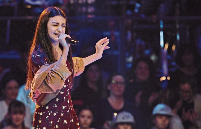 Schafft Sila den Sprung in die Sing-Offs? In den Battles muss sie sich gegen zwei andere Talente behaupten. Foto: Sat1/André Kowalski