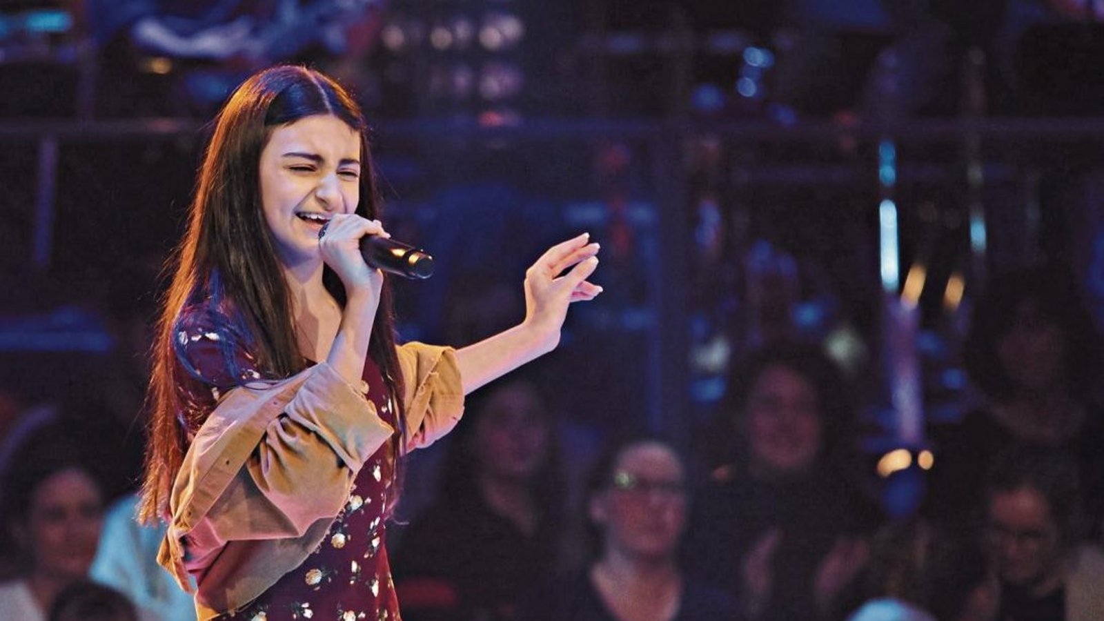 Schafft Sila den Sprung in die Sing-Offs? In den Battles muss sie sich gegen zwei andere Talente behaupten. Foto: Sat1/André Kowalski Schafft Sila den Sprung in die Sing-Offs? In den Battles muss sie sich gegen zwei andere Talente behaupten. Foto: Sat1/André Kowalski