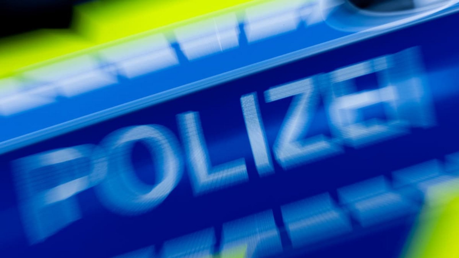 Mit überhöhter Geschwindigkeit soll ein Opel-Fahrer in Leonberg-Höfingen mehrere Verkehrsteilnehmer gefährdet haben. (Symbolbild).Rolf Vennenbernd/dpa Mit überhöhter Geschwindigkeit soll ein Opel-Fahrer in Leonberg-Höfingen mehrere Verkehrsteilnehmer gefährdet haben. (Symbolbild).Rolf Vennenbernd/dpa