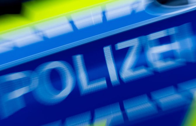 Mit überhöhter Geschwindigkeit soll ein Opel-Fahrer in Leonberg-Höfingen mehrere Verkehrsteilnehmer gefährdet haben. (Symbolbild).<span class='image-autor'>Rolf Vennenbernd/dpa</span>
