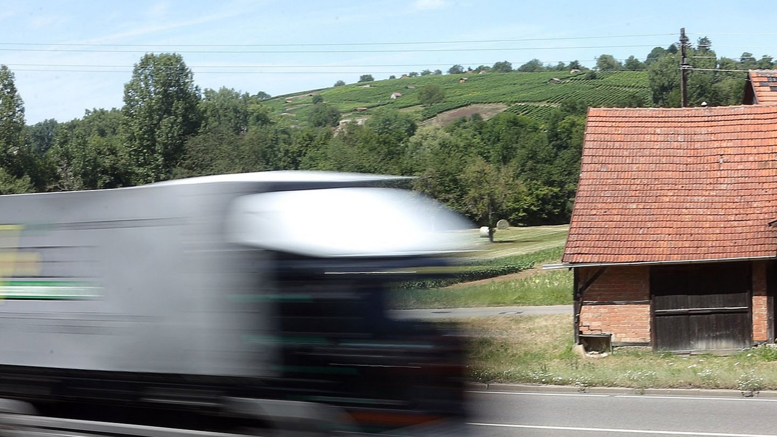 Seit Jahrzehnten treibt die Entlastung Enzweihingens vom B 10-Verkehr im Auf und Ab politischer Strömungen. Archivfoto: VKZ/Küppers