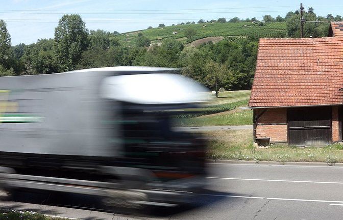 Seit Jahrzehnten treibt die Entlastung Enzweihingens vom B 10-Verkehr im Auf und Ab politischer Strömungen. Archivfoto: VKZ/Küppers