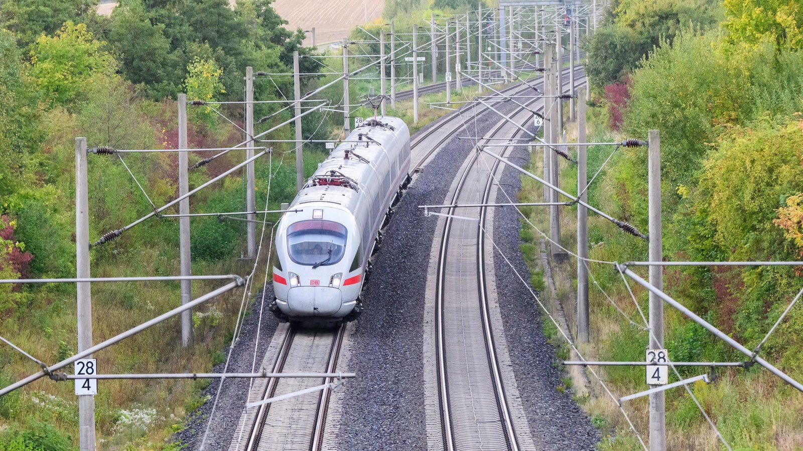 Der Ausfall eines Stellwerks sorgt derzeit für große Probleme im Bahnverkehr zwischen Hamburg und Berlin. (Archivbild)Foto: Julian Stratenschulte/dpa Der Ausfall eines Stellwerks sorgt derzeit für große Probleme im Bahnverkehr zwischen Hamburg und Berlin. (Archivbild)Foto: Julian Stratenschulte/dpa