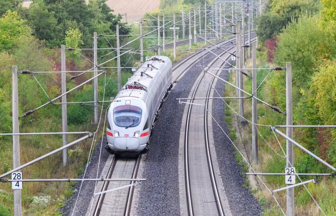 Der Ausfall eines Stellwerks sorgt derzeit für große Probleme im Bahnverkehr zwischen Hamburg und Berlin. (Archivbild)<span class='image-autor'>Foto: Julian Stratenschulte/dpa</span>