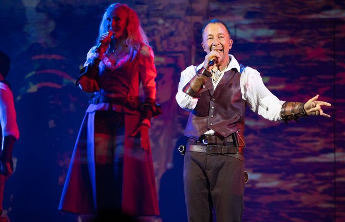 DJ Bobo bringt in der Stuttgarter Schleyerhalle seine Fans zum Tanzen.<span class='image-autor'>Foto: Lichtgut/Julian Rettig</span>