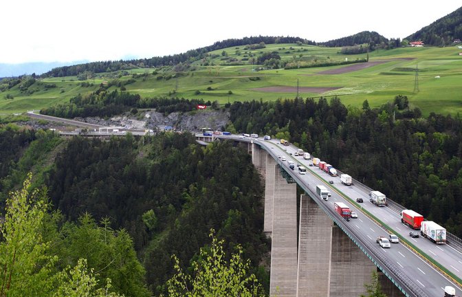 Europabrücke bei Schönberg am Brenner.<span class='image-autor'>Foto: Karl-Josef Hildenbrand/dpa/Karl-Josef Hildenbrand</span>