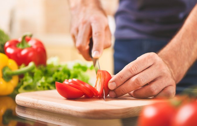 Bei frischen Tomaten kann es passieren, dass die eine oder andere Tomate innen noch grün ist. Was das bedeutet, erfahren Sie hier.<span class='image-autor'>Foto: Oleksboiko / Shutterstock.com</span>