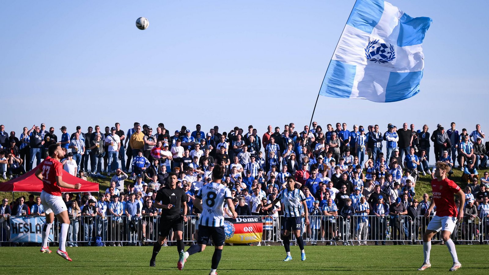 Die Kickers-Fans sorgten für tolle Stimmung im Pokal-Halbfinale in Holzhausen.Foto: IMAGO/Ulmer II Die Kickers-Fans sorgten für tolle Stimmung im Pokal-Halbfinale in Holzhausen.Foto: IMAGO/Ulmer II