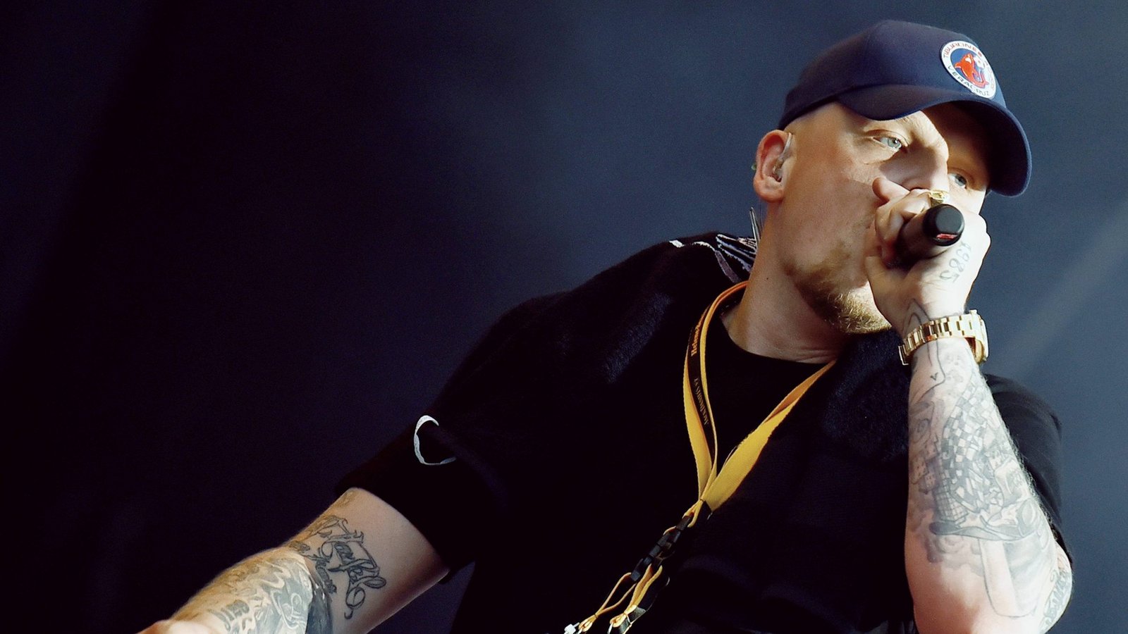 Rapper Bonez MC bei einem Auftritt.Foto: IMAGO / Jan Huebner Rapper Bonez MC bei einem Auftritt.Foto: IMAGO / Jan Huebner