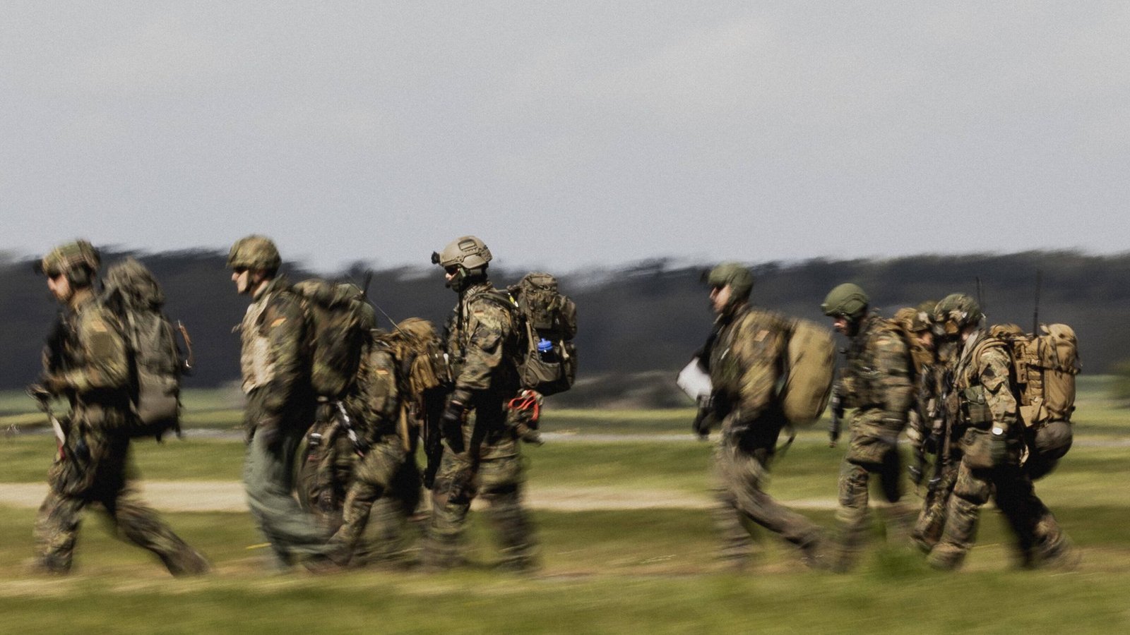 Soldaten der Bundeswehr. Am Donnerstag stimmte der Bundestag einer Fortsetzung des Anti-IS-Mandats zu (Archivfoto).Foto: IMAGO/photothek/IMAGO/Florian Gaertner/photothek.de
