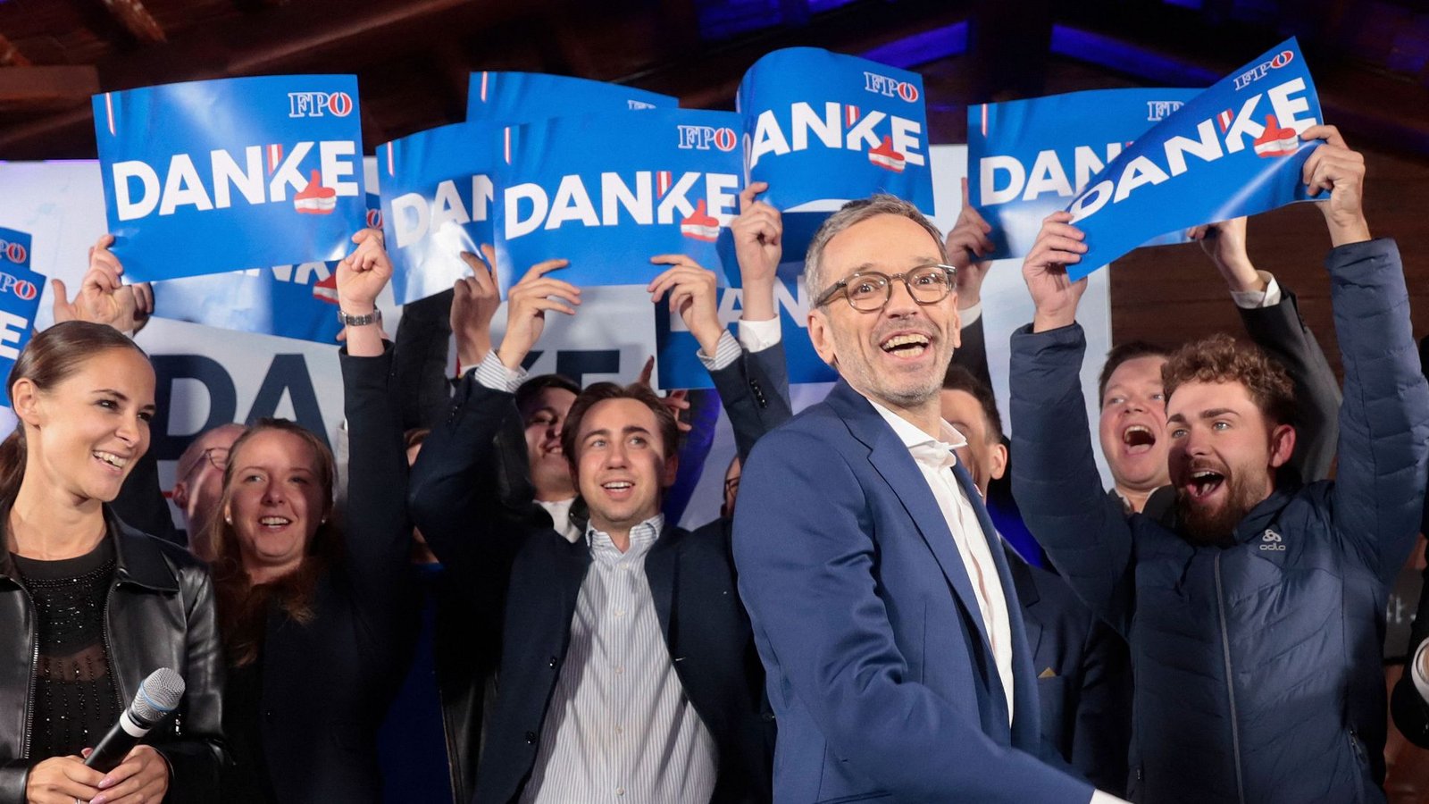 Der rechtsextreme FPÖ-Politiker Herbert Kickl feiert seinen Wahlsieg.Foto: AFP/Alex Halada Der rechtsextreme FPÖ-Politiker Herbert Kickl feiert seinen Wahlsieg.Foto: AFP/Alex Halada