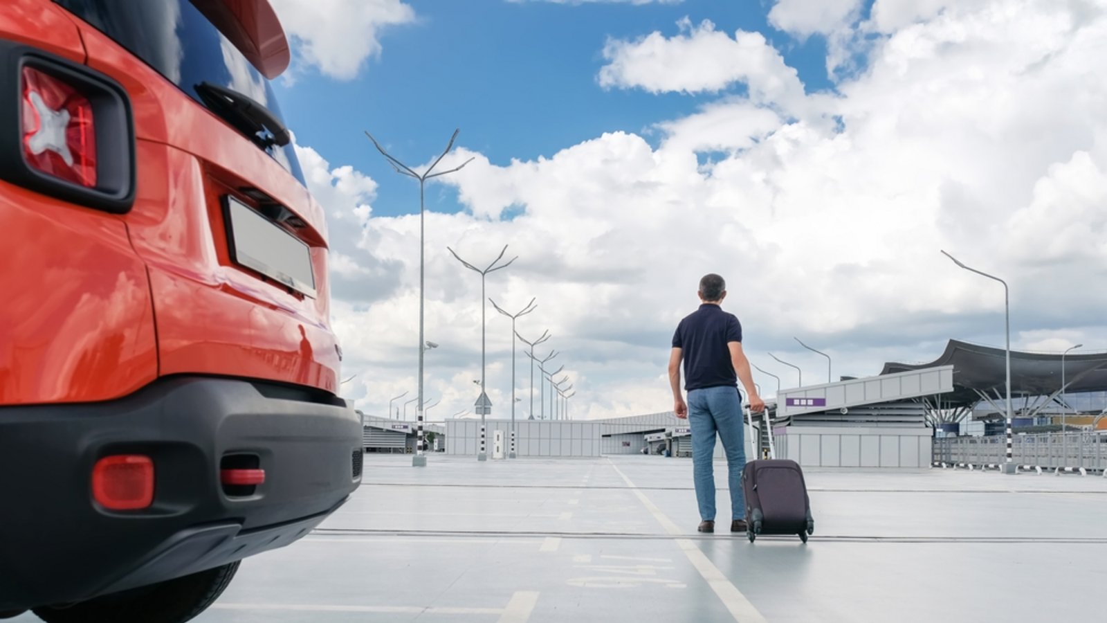 Eine sichere und bequeme Wahl: Das Auto während des Urlaubs am Flughafen abstellen.Foto: shablovskyistock / shutterstock.com Eine sichere und bequeme Wahl: Das Auto während des Urlaubs am Flughafen abstellen.Foto: shablovskyistock / shutterstock.com