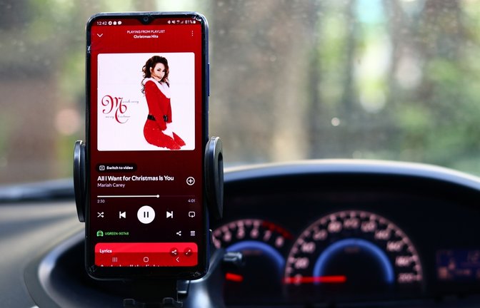 Mariah Careys "All I Want For Christmas Is You" ist noch immer einer der erfolgreichsten Weihnachtssongs aller Zeiten.<span class='image-autor'>Foto: McSleepy/ Shutterstock</span>