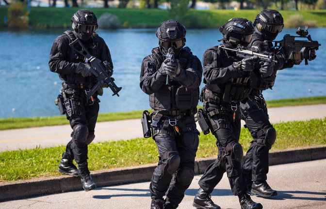 Ein S.W.A.T.-Team im Einsatz.<span class='image-autor'>Foto: xbrchx / shutterstock.com</span>