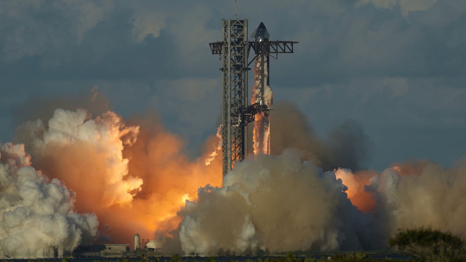 Über einen Börsengang von SpaceX wird schon lange spekuliert. (Archivbild)Foto: Eric Gay/AP/dpa