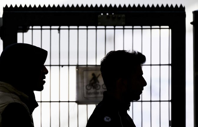 In Tübingen gab es bereits vor rund zehn Jahren den Versuch, Flüchtlinge zu gemeinnütziger Arbeit zu verpflichten – ohne Erfolg. (Symbolbild)<span class='image-autor'>Foto: dpa/Julian Stratenschulte</span>