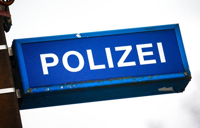 In Aalen ist eine 59-jährige Frau von einem Exhibitionisten belästigt worden (Symbolfoto).<span class='image-autor'>Foto: dpa/Sina Schuldt</span>