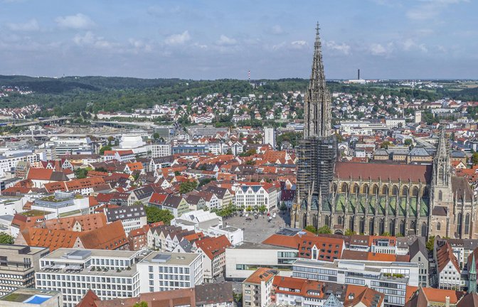 Im Ulmer Münster ist ein Blitz eingeschlagen (Archivbild).<span class='image-autor'>Foto: IMAGO/Alexander Rochau</span>