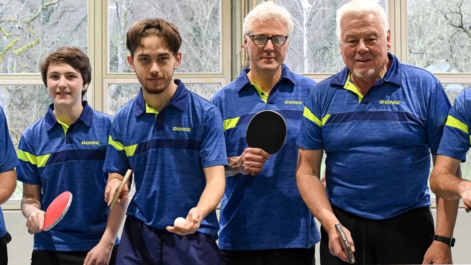 Andreas Wagner (von links), Jona Schray, Elyesa Ekinci, Martin Häußermann, Alfred Schüle und Jörg Bosch gehören zum Meisterteam der SGM Nussdorf/Iptingen III. Foto: Leitner