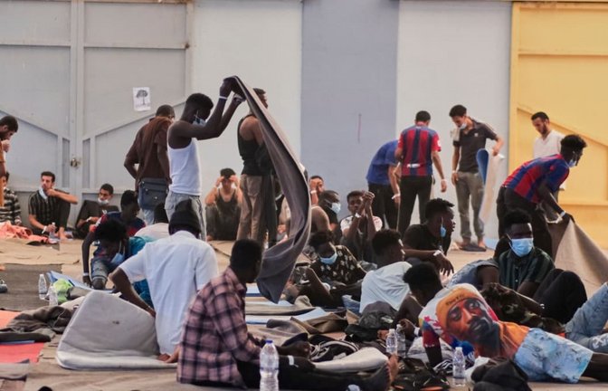 Migranten in Griechenland: Hunderte von ihnen wurden vor einem Jahr vor Kreta aus dem Mittelmeer gerettet.<span class='image-autor'>Giannis Angelakis/AP/dpa</span>