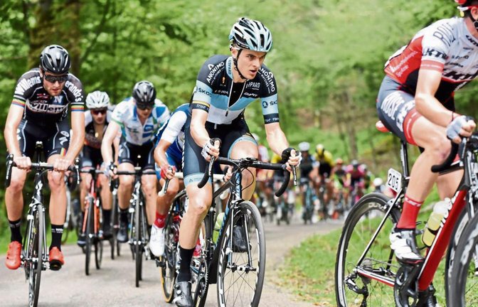 Alexander Krieger (Mitte) hat bei manchem Anstieg ganz schön zu schnaufen. „Die Königsetappe wäre auch bei der Tour de France als schwer eingestuft worden“, sagt der Radprofi des Leopard Pro Cycling Teams. Foto: Haumesser